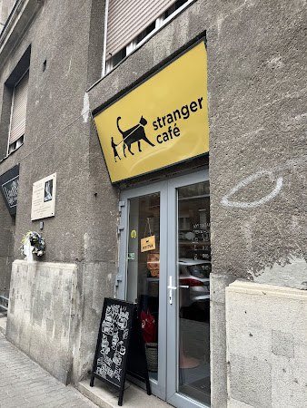 Stranger Café