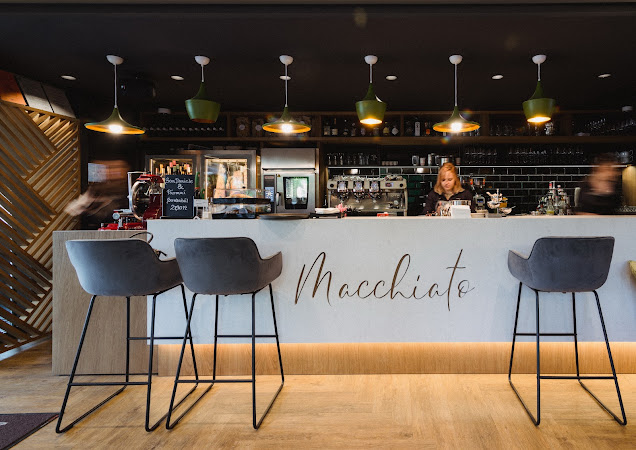 Macchiato Caffe & Lounge